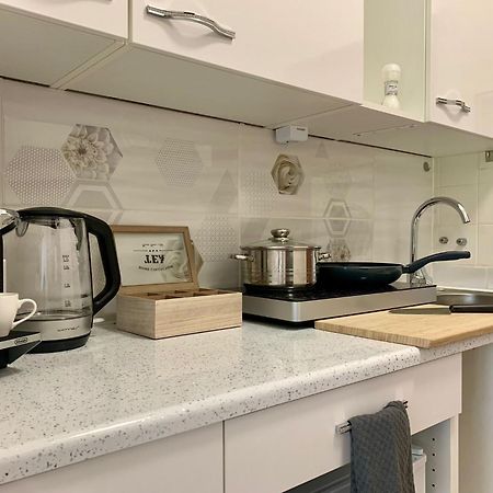 Tt Living Apartment Luebeck I Souterrain Wohnung Mit Terrasse I Naehe Hbf I Kostenlos Parken Kültér fotó